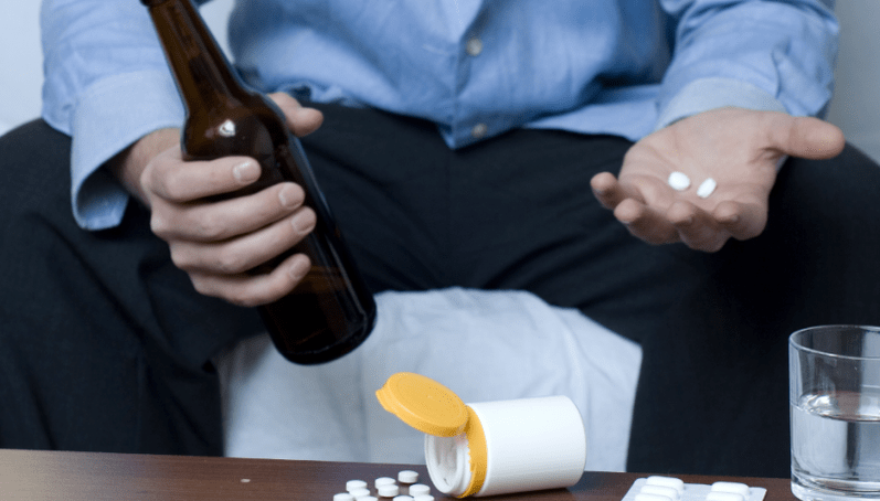 What antibiotics can not be combined with alcohol